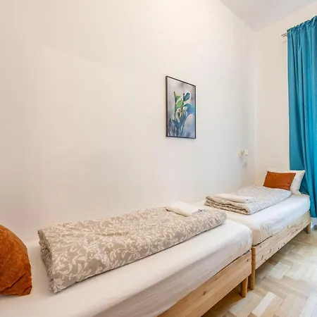 아파트 Gozsdu By True Estate *