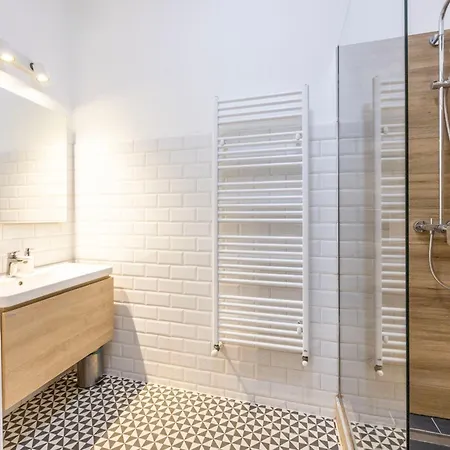 아파트 Gozsdu By True Estate *