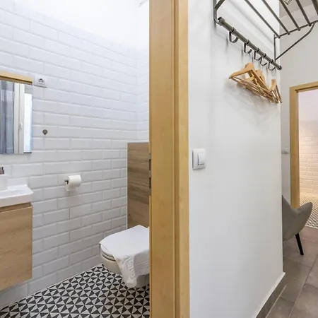 Gozsdu By True Estate