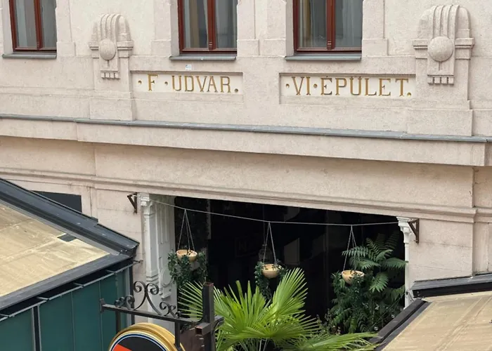 Apartament Gozsdu By True Estate